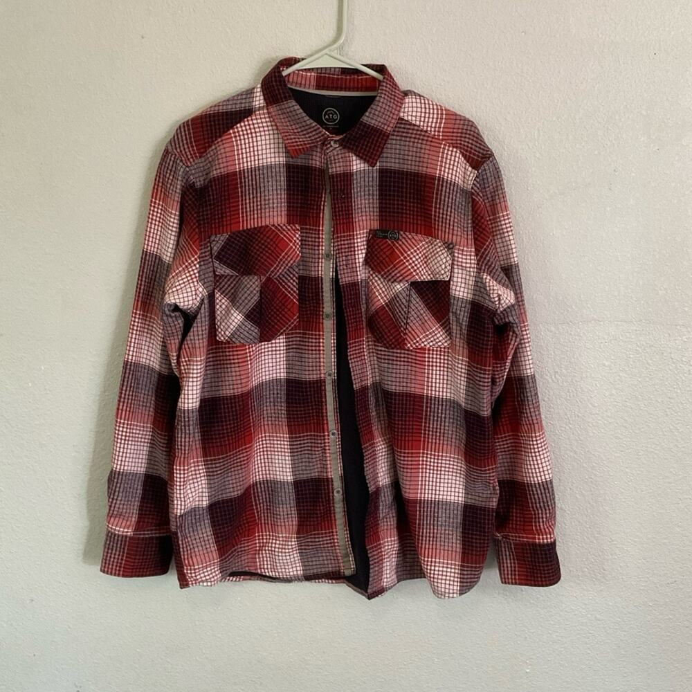 Men’s medium Wrangler ATG fully lined Shirt